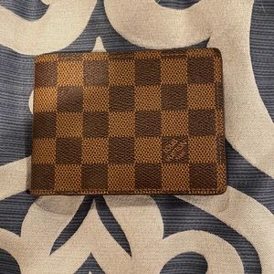 Men’s Louis Vuitton wallet in brown checker. Perfect condition!  Used once!